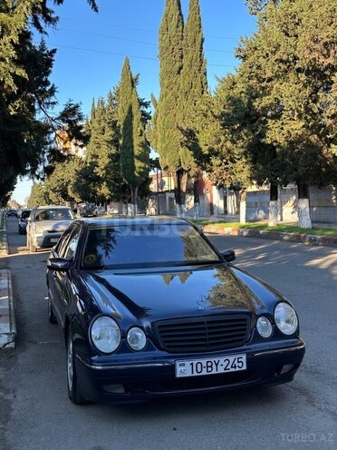 Mercedes E 220 2001, 559,350 km - 2.2 l - Astara