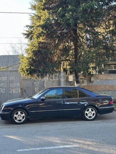 Mercedes E 220 2001, 559,350 km - 2.2 l - Astara