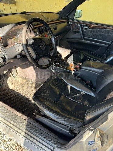 Mercedes E 280 1996, 650,000 km - 2.8 l - Ucar