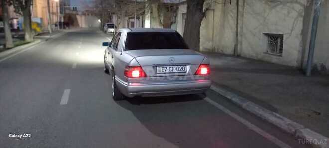 Mercedes E 200 1995, 280,000 km - 2.0 l - Gəncə