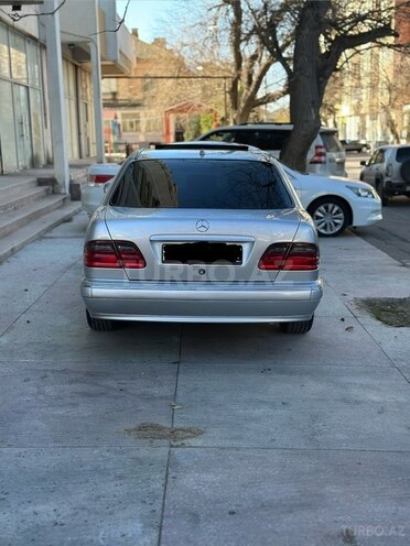 Mercedes E 220 2002, 512,457 km - 2.2 l - Bakı