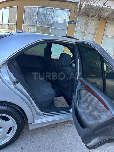 Mercedes E 220 2002, 512,457 km - 2.2 l - Bakı