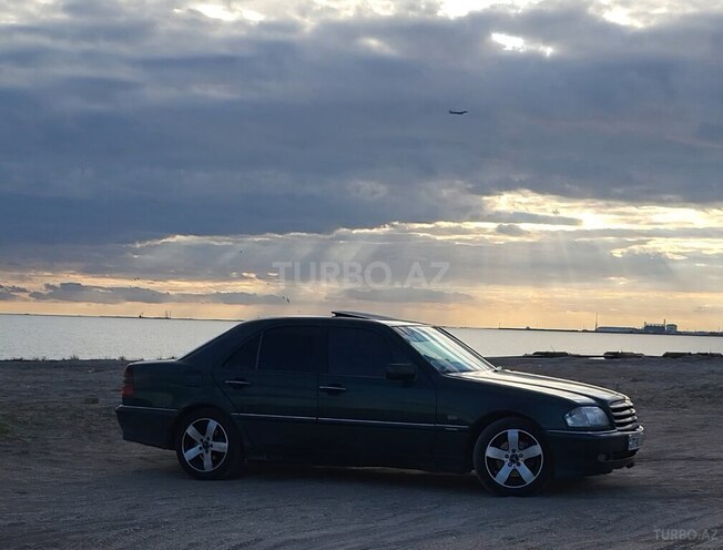 Mercedes C 220 2000, 439,000 km - 2.2 l - Bakı