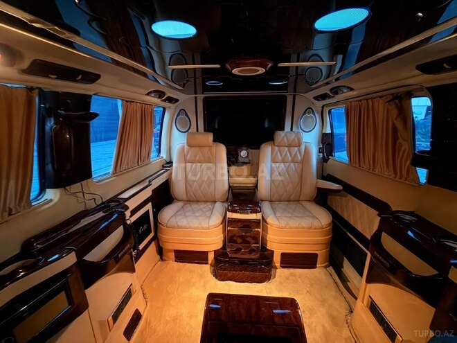 Mercedes Viano-8