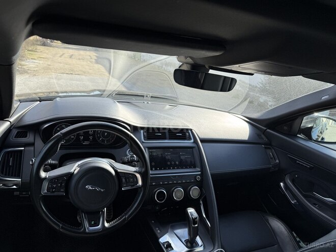 Jaguar E-Pace-5