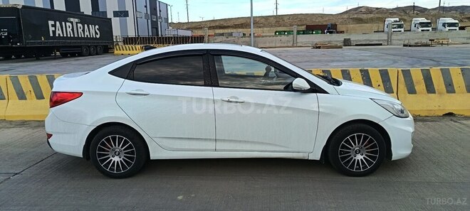 Hyundai Accent 2012, 300,100 km - 1.6 л - Bakı