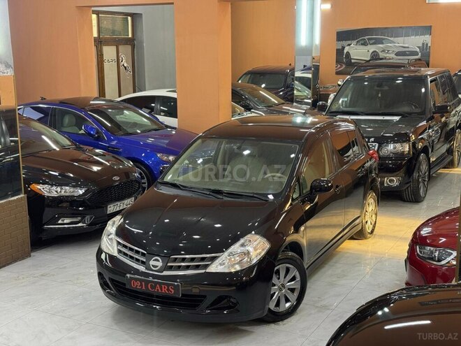 Nissan Tiida-4