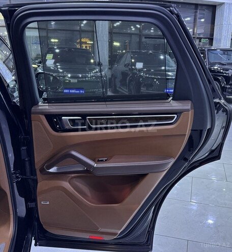 Porsche Cayenne Turbo-15