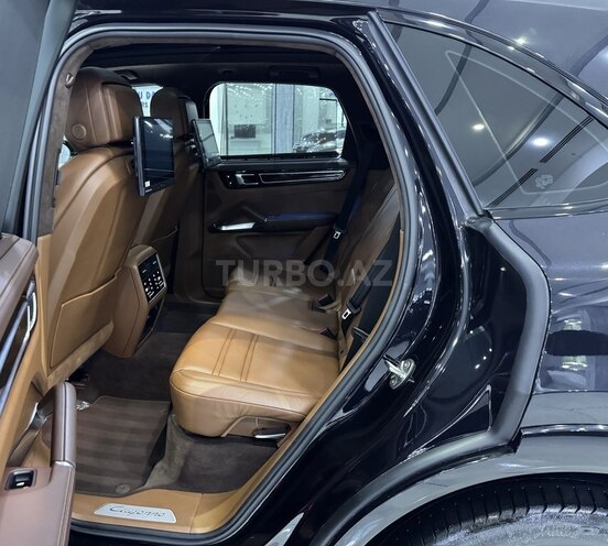 Porsche Cayenne Turbo-14