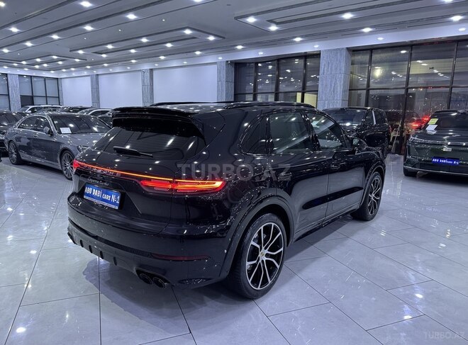Porsche Cayenne Turbo-5