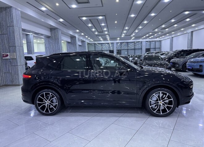 Porsche Cayenne Turbo-4