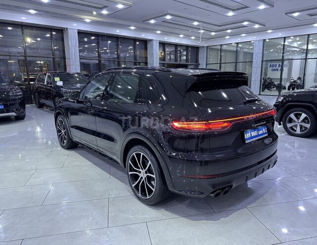 Porsche Cayenne Turbo-6