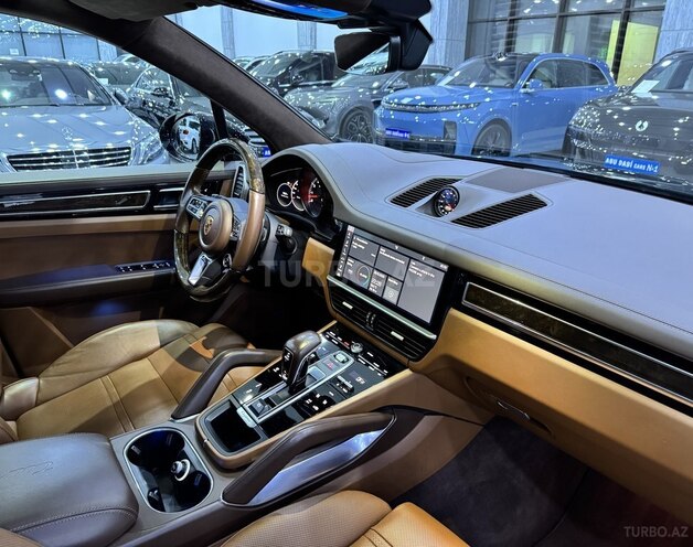 Porsche Cayenne Turbo-10