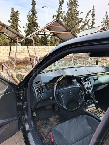 Mercedes E 270 2000, 680,000 km - 2.7 l - Mingəçevir