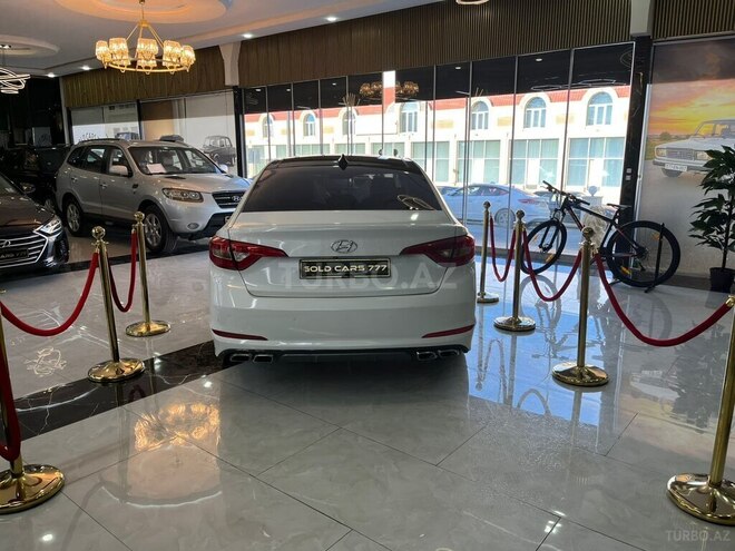 Hyundai Sonata-2