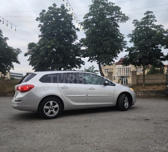 Opel Astra 2011, 239,000 km - 1.4 l - Quba