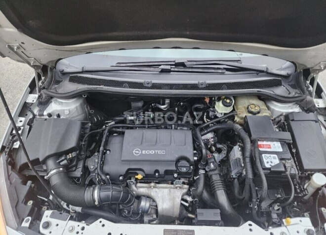 Opel Astra 2011, 239,000 km - 1.4 l - Quba