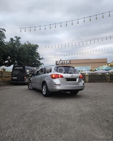 Opel Astra 2011, 239,000 km - 1.4 l - Quba