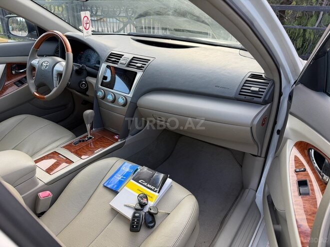 Toyota Camry-11