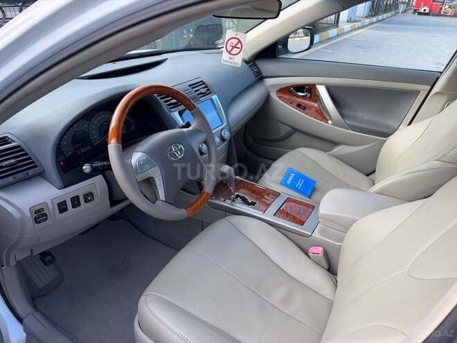 Toyota Camry-16