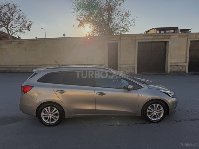 Kia  2013, 270,000 km - 1.4 l - Bakı