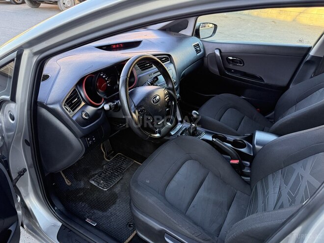 Kia  2013, 270,000 km - 1.4 l - Bakı