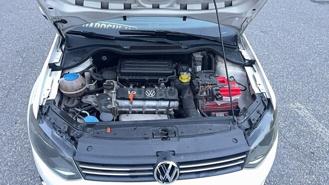 Volkswagen Polo 2013, 150,000 km - 1.6 l - Bakı