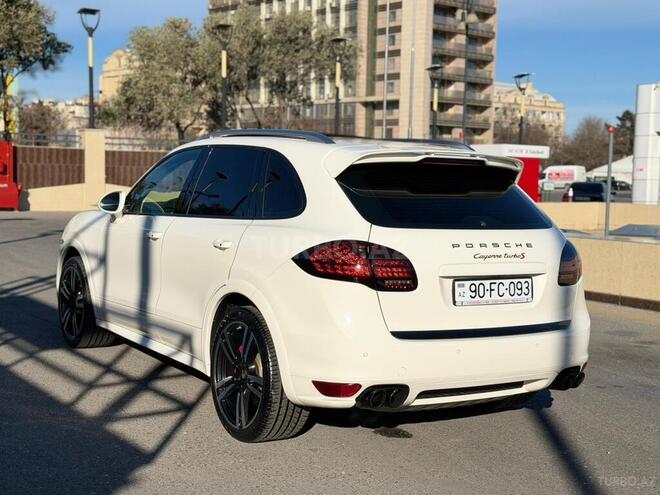 Porsche Cayenne Turbo 2011, 152,400 km - 4.8 l - Bakı