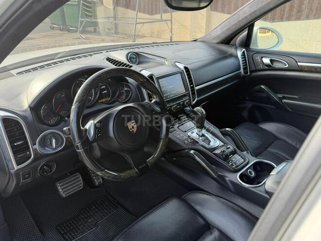 Porsche Cayenne Turbo 2011, 152,400 km - 4.8 l - Bakı