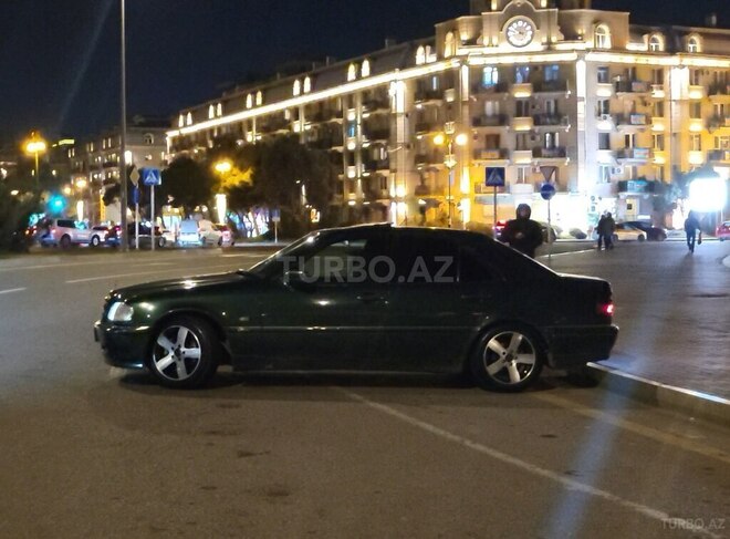 Mercedes C 220 2000, 439,000 km - 2.2 l - Bakı