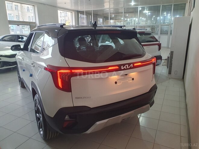 Kia Seltos-4