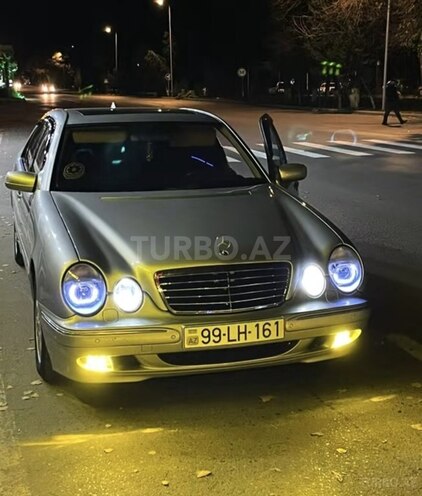 Mercedes E 240 2001, 323,386 km - 2.6 л - Şirvan