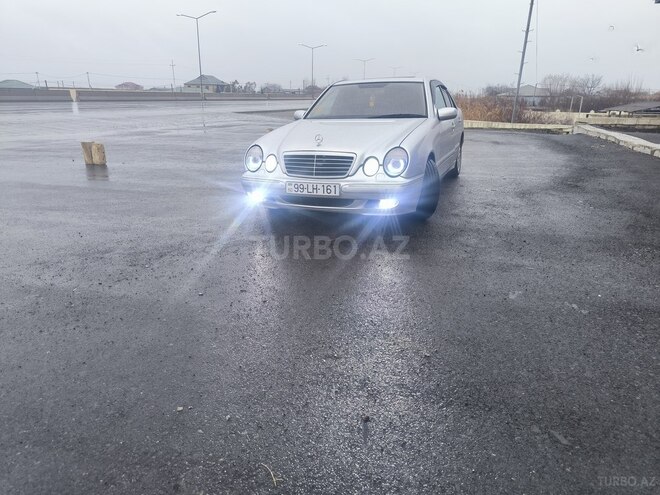 Mercedes E 240 2001, 323,386 km - 2.6 л - Şirvan
