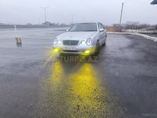 Mercedes E 240 2001, 323,386 km - 2.6 л - Şirvan