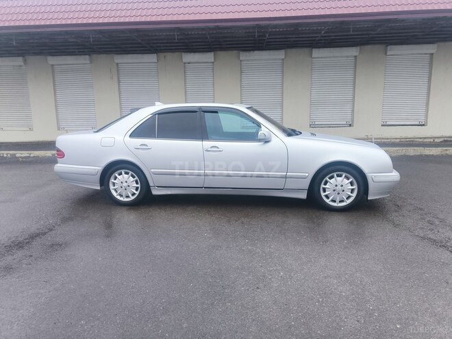 Mercedes E 240 2001, 323,386 km - 2.6 л - Şirvan
