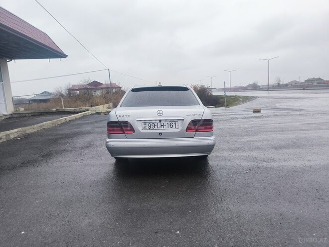 Mercedes E 240 2001, 323,386 km - 2.6 л - Şirvan
