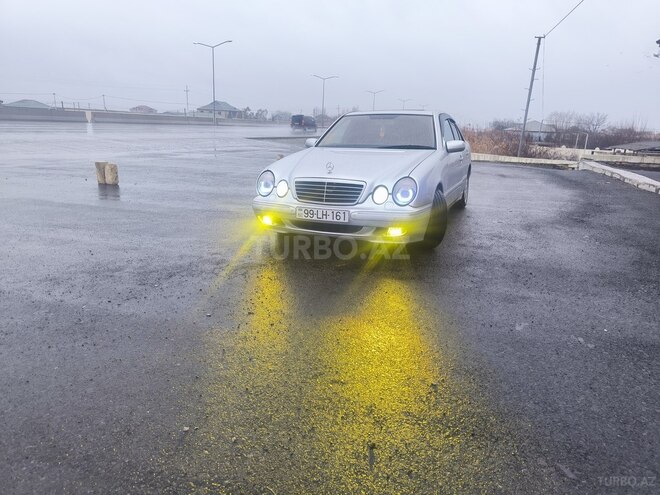 Mercedes E 240 2001, 323,386 km - 2.6 л - Şirvan