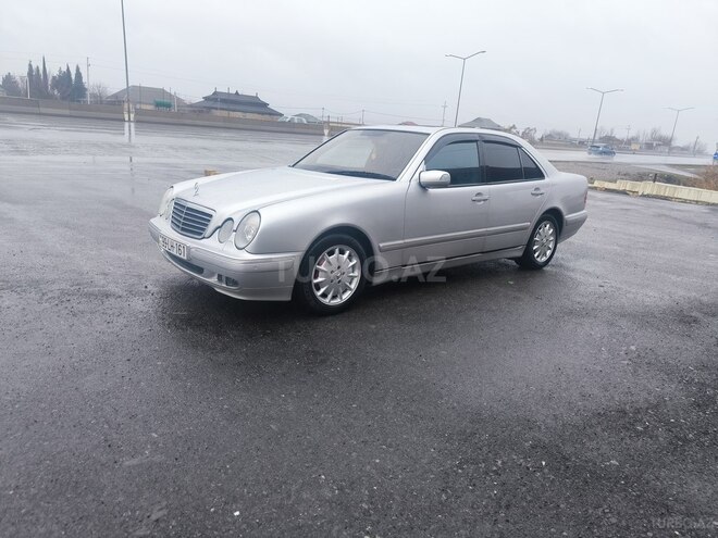 Mercedes E 240 2001, 323,386 km - 2.6 л - Şirvan