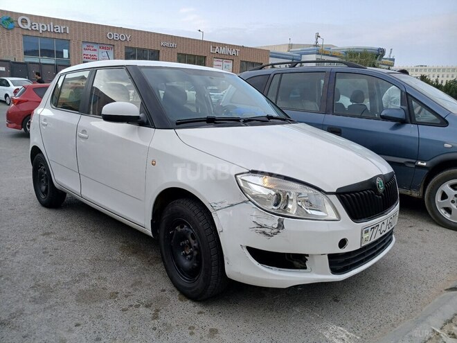 Skoda Fabia 2012, 378,000 km - 1.6 l - Bakı
