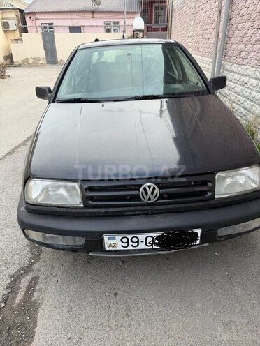 Volkswagen Vento 1995, 200,000 km - 1.8 l - Bakı