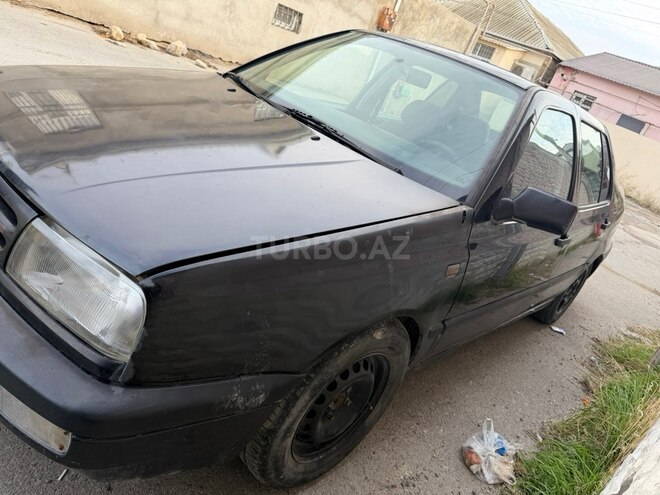 Volkswagen Vento 1995, 200,000 km - 1.8 l - Bakı