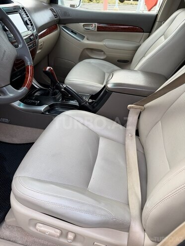 Toyota Land Cruiser Prado-15