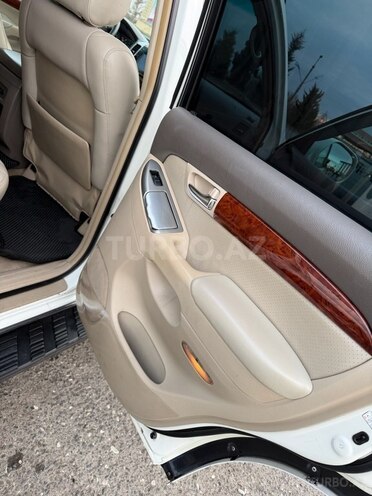 Toyota Land Cruiser Prado-13