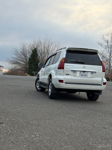 Toyota Land Cruiser Prado-11