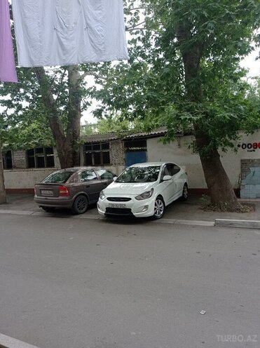 Hyundai Accent 2011, 303,123 km - 1.6 l - Mingəçevir