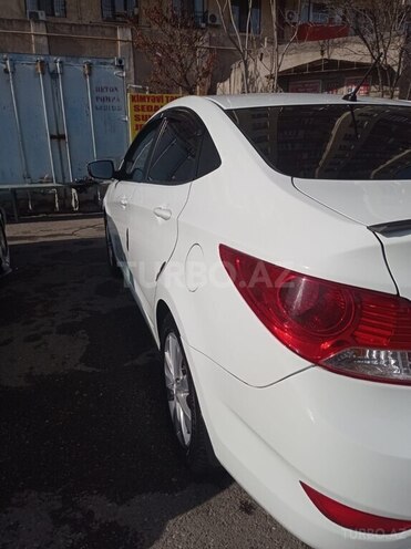 Hyundai Accent 2011, 303,123 km - 1.6 l - Mingəçevir