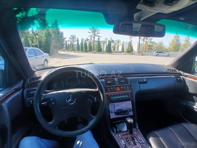 Mercedes E 220 2000, 500,300 km - 2.2 l - Astara
