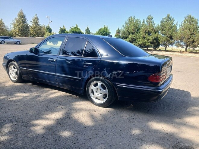 Mercedes E 220 2000, 500,300 km - 2.2 l - Astara