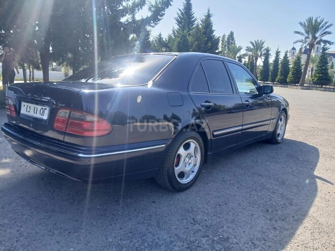 Mercedes E 220 2000, 500,300 km - 2.2 l - Astara
