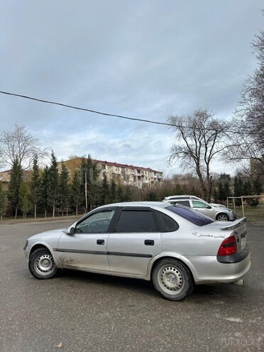 Opel Vectra 1996, 265,000 km - 1.6 l - Sumqayıt